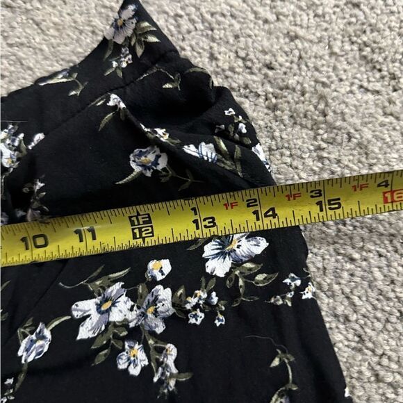 Lulu's Floral Flare Viscose Flowy Pants Floral Black/Blue Size Small - Picture 11 of 12